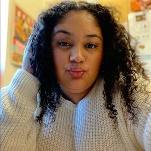 Meet your Posher, Roxana